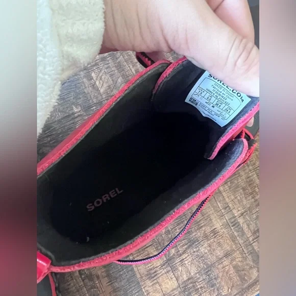 Sorel red boots - Picture 5 of 9